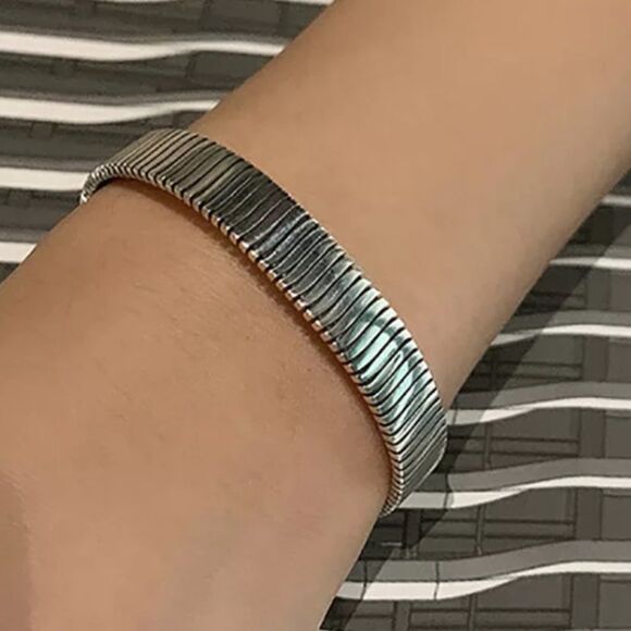 The Minimalist Cuff Bracelet in 925 open, adjustable unisex - Picture 10 of 12